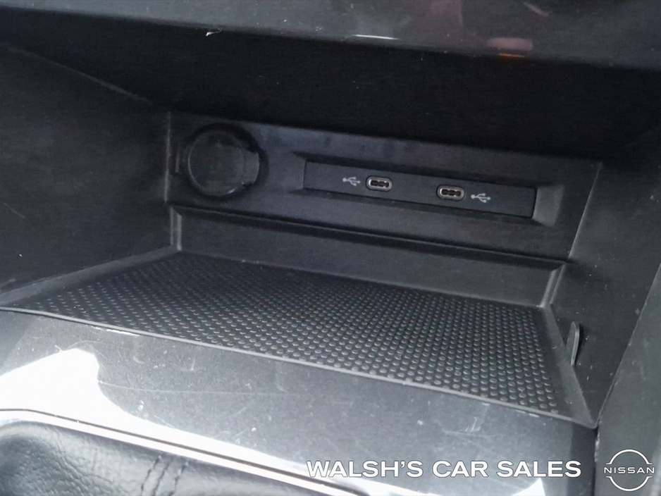 2021 Volkswagen Tiguan - image 25