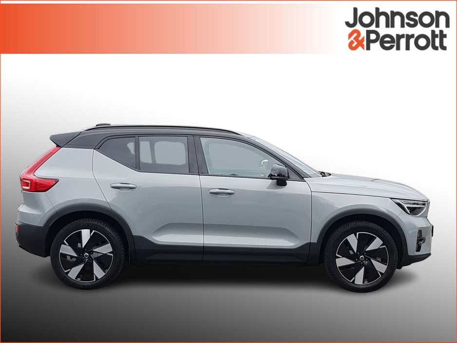 2024 Volvo XC40 - image 5