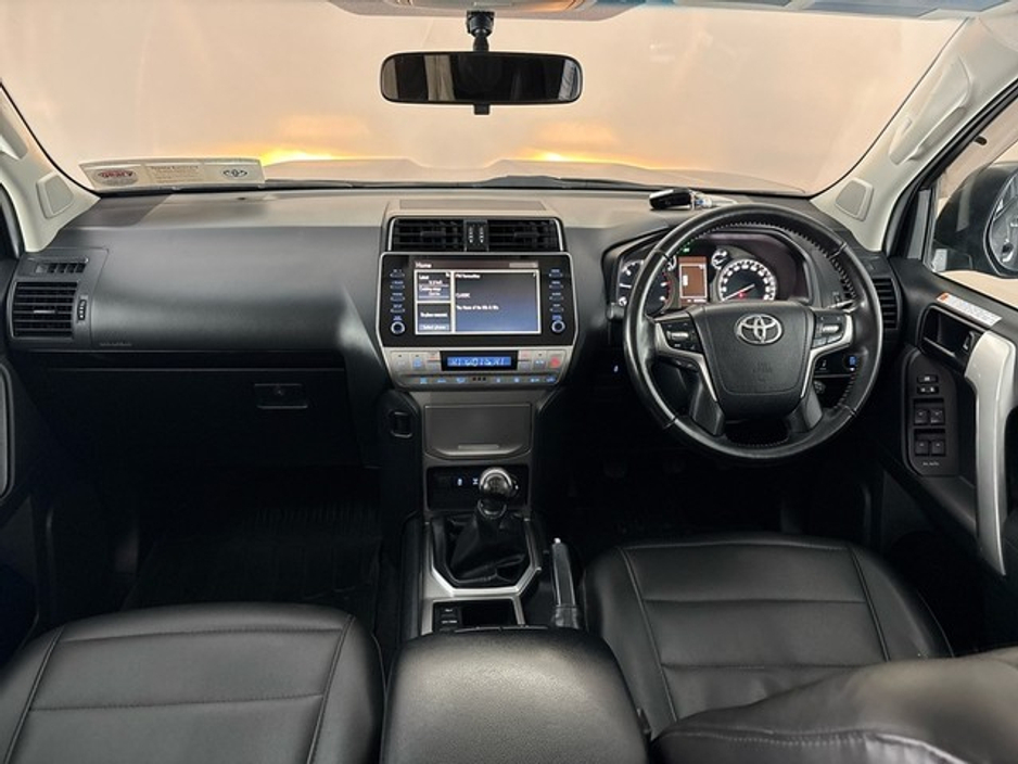 2022 Toyota Landcruiser - image 8