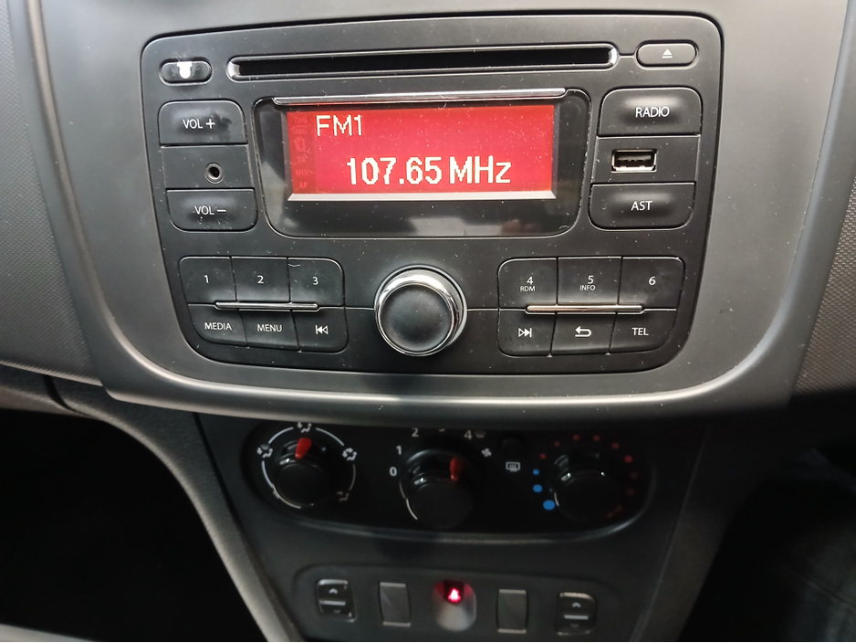 2016 Dacia Sandero 1.2 Alternative  75 BHP : Low Mileage : €6,950