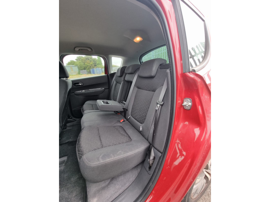 2015 Peugeot 3008 - image 11