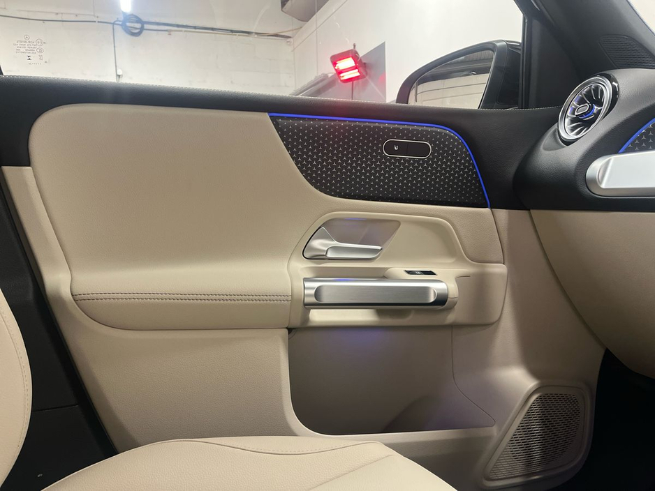 2025 Mercedes-Benz GLB - image 15