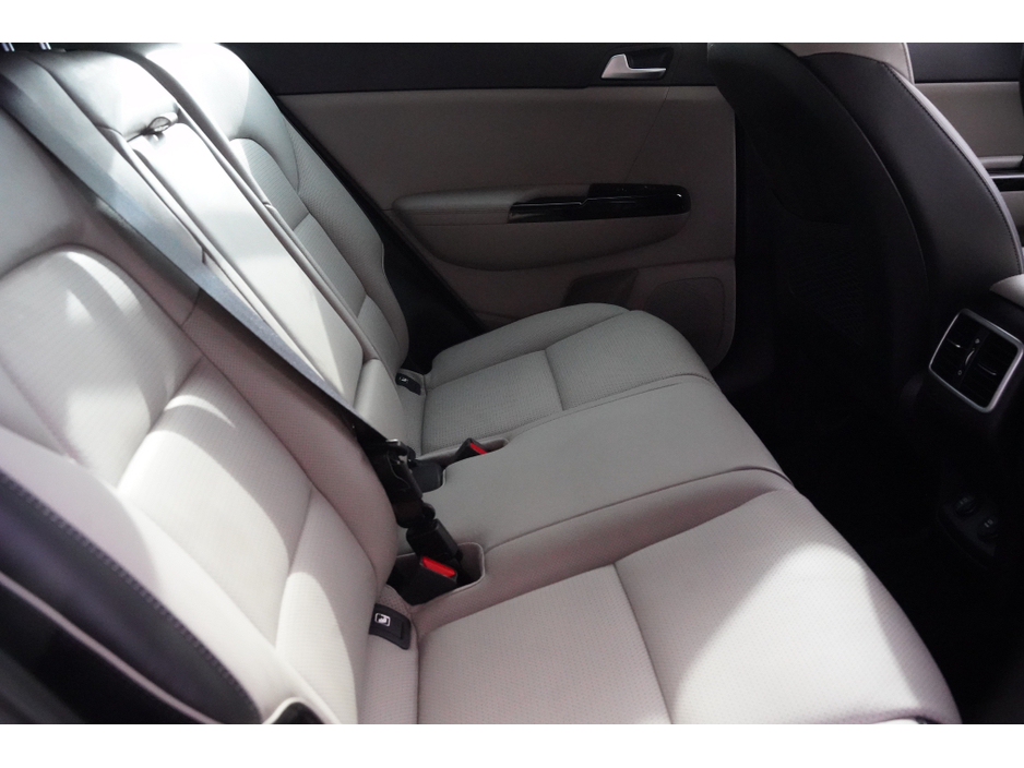 2020 Kia Sportage - image 19