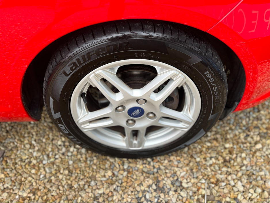 2014 Ford Fiesta - image 18