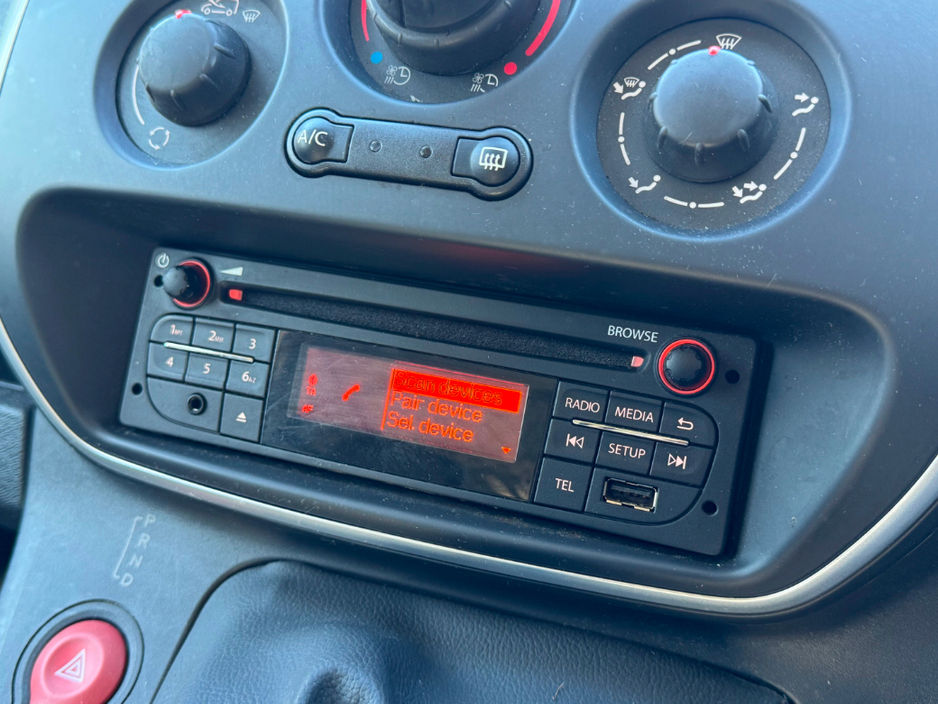 2020 Renault Kangoo - image 17