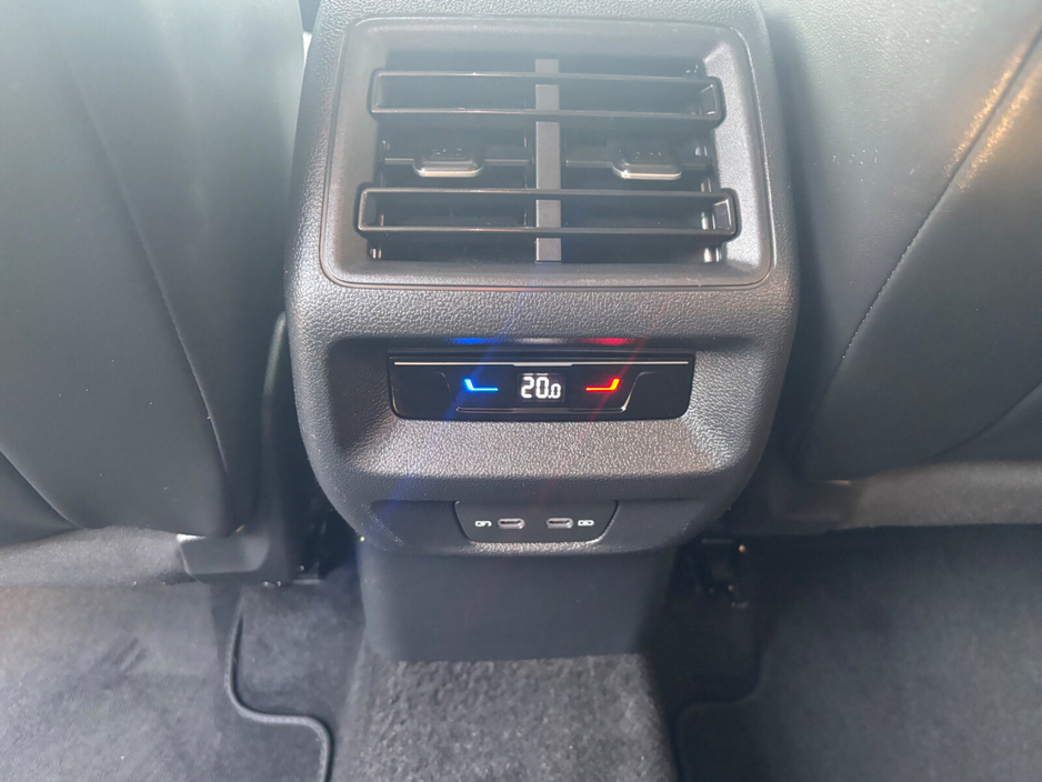 2024 Volkswagen Tiguan - image 23