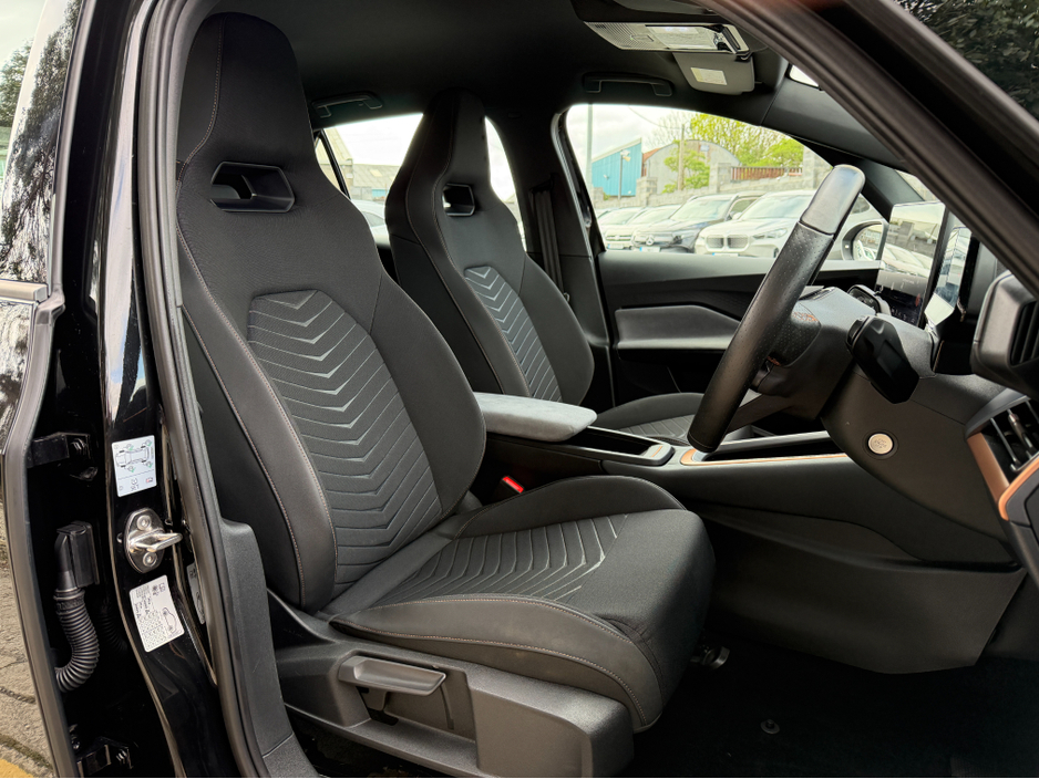 2025 Cupra Born - image 13