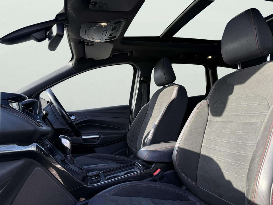 2019 Ford Kuga - image 2