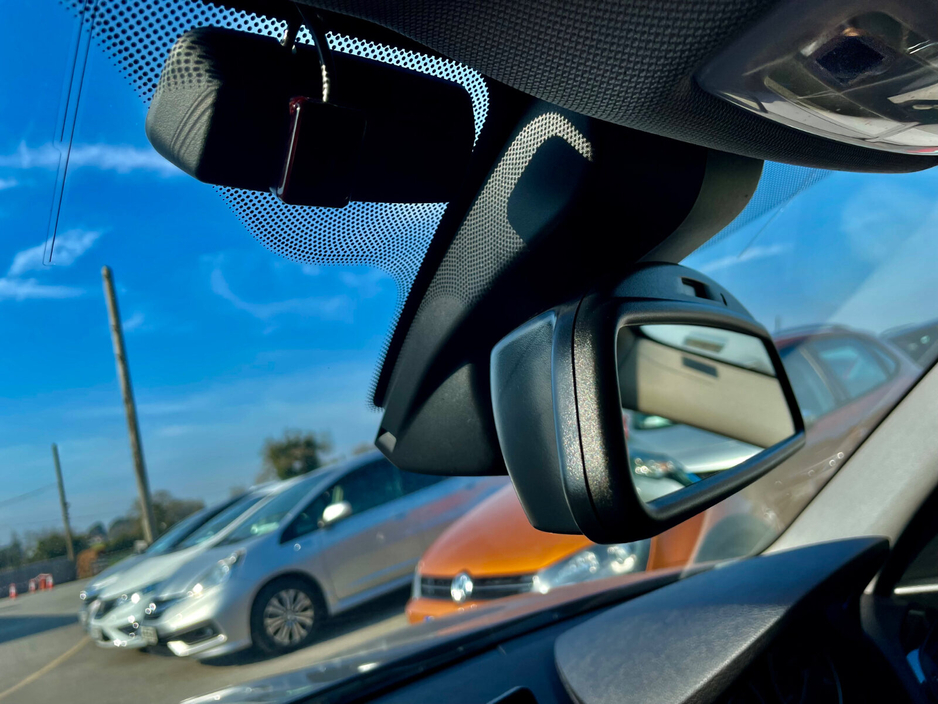 2016 BMW 1 Series - image 37