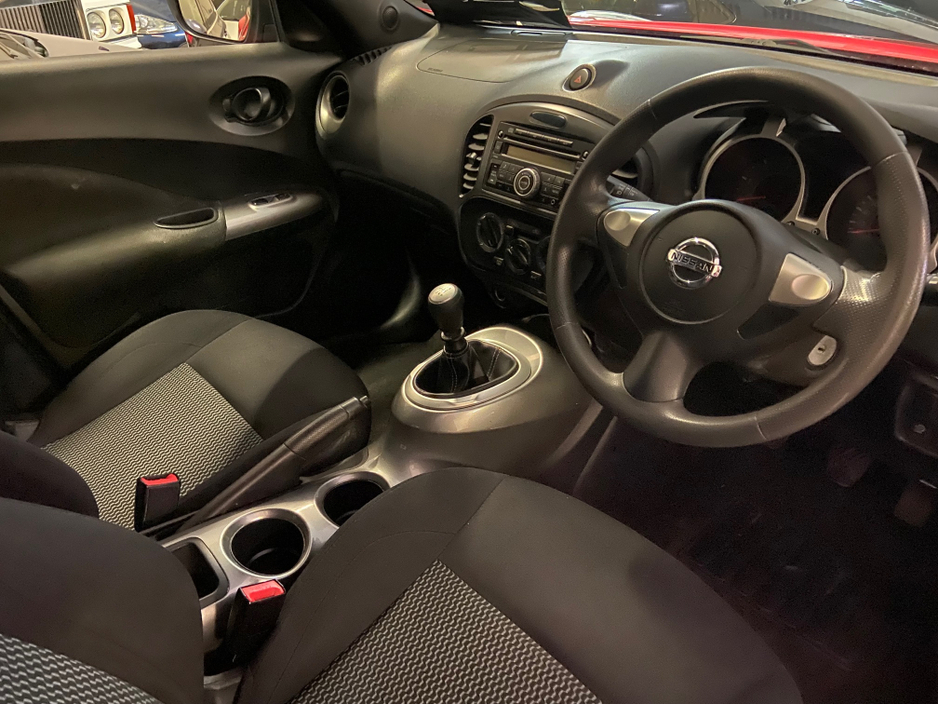 2017 Nissan Juke - image 2