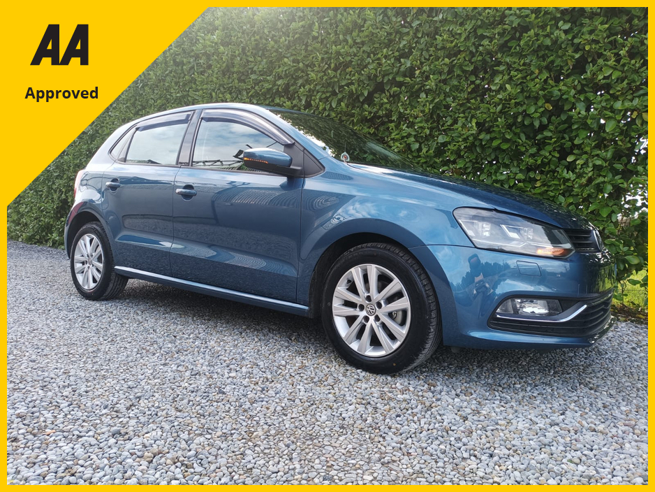 2017 Volkswagen Polo COMFORTLINE PLUS 1.2 TSI COMPREHENSIVE SERVICE HISTORY (10 STAMPS) ONLY 43,729kms FACTORY IMMOBILISER DASH CAMERA REVERSE CAMERA APPLE CAR PLAY ANDROID AUTO 2 YEARS NCT 1 YEAR ROAD TAX 4 NEW TYRES €14,495