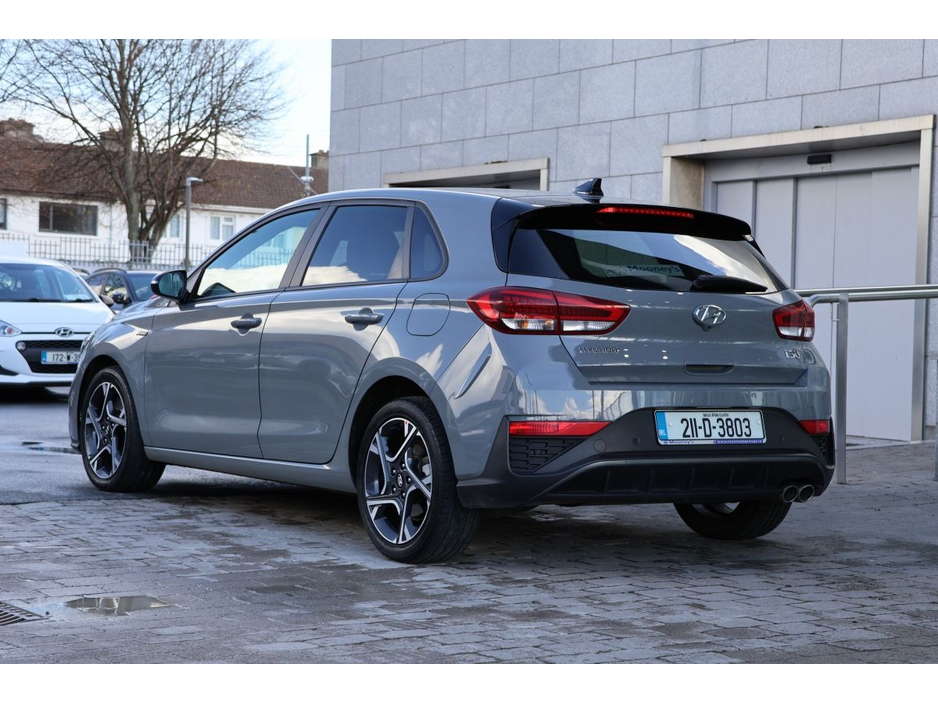 2021 Hyundai i30 - image 7