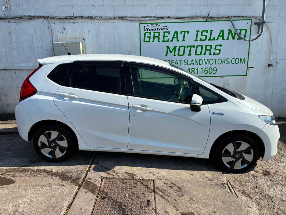 2015 Honda Fit - image 2