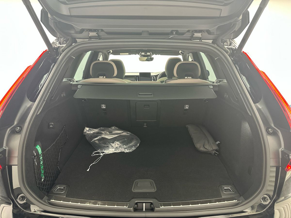 2026 Volvo XC60 - image 9