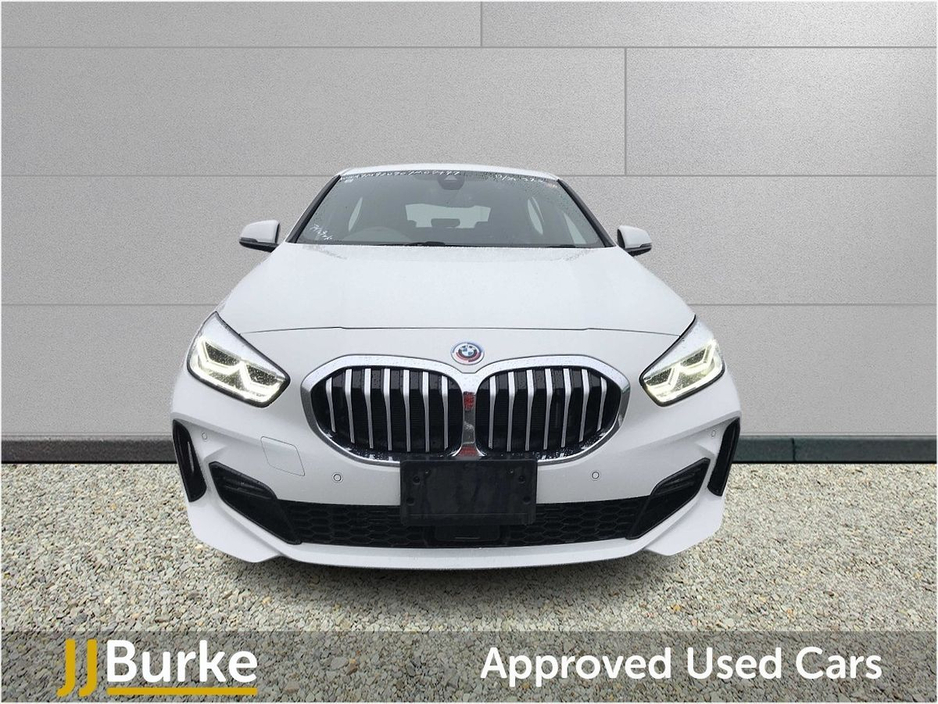 2023 BMW 1 Series - image 2