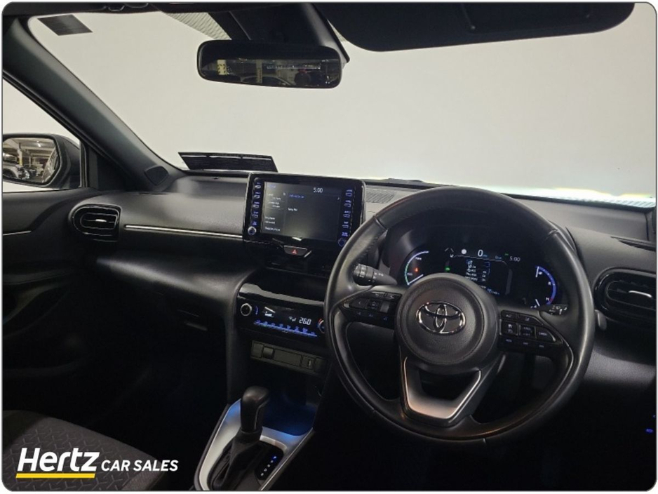 2023 Toyota Yaris Cross - image 12