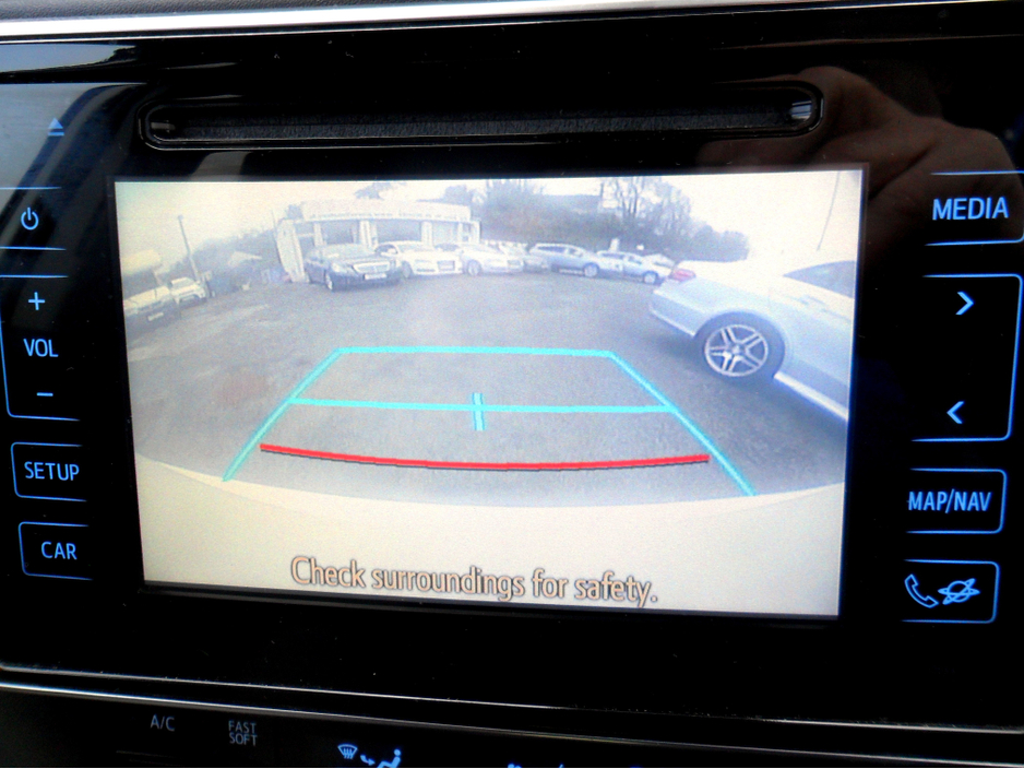 2018 Toyota Auris - image 18