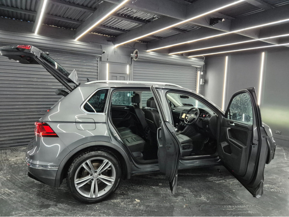 2020 Volkswagen Tiguan - image 18