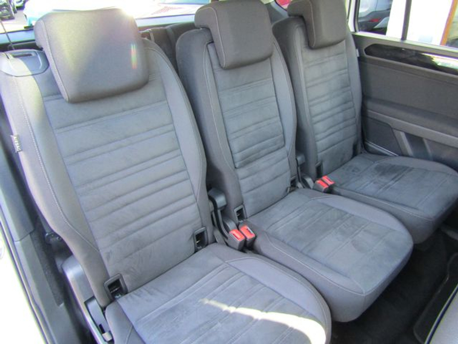 2017 Volkswagen Touran - image 19