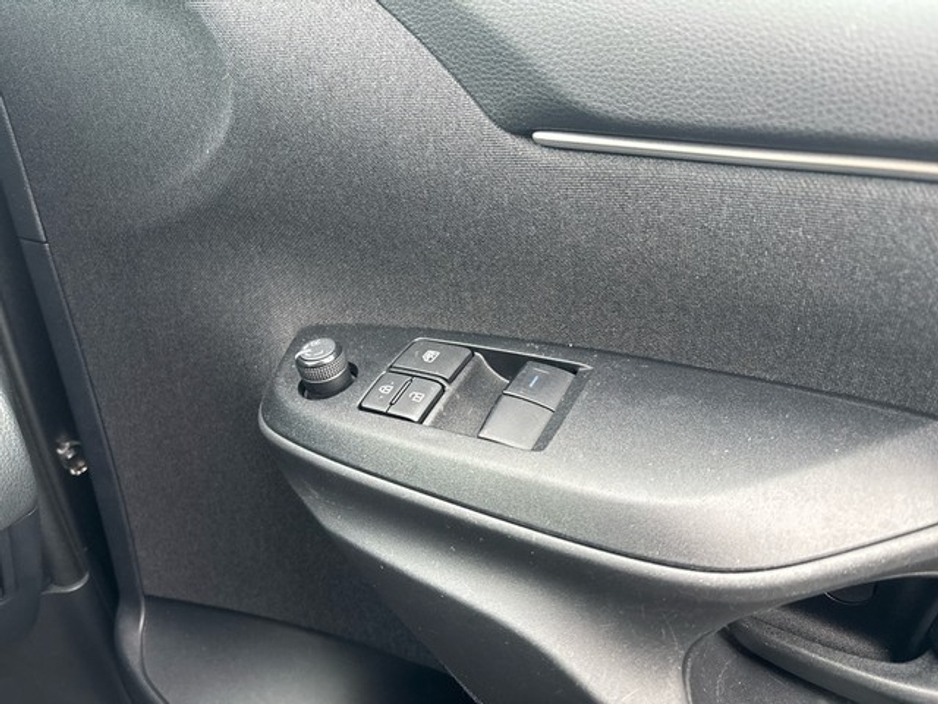 2023 Toyota Yaris 1.5 HYBRID LUNA 4DR AUTO €22,950