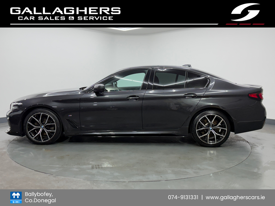 2022 BMW 5 Series - image 5