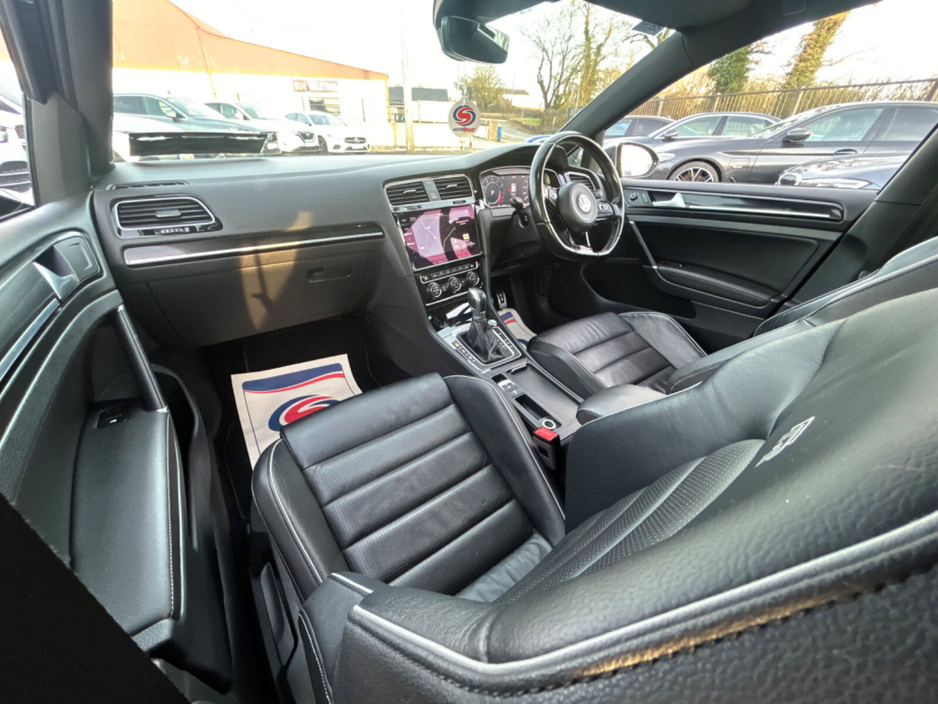 2017 Volkswagen Golf - image 44