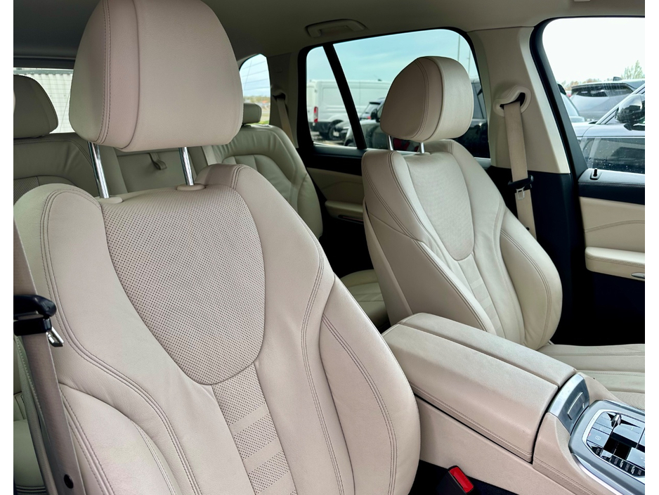 2019 BMW X5 - image 6