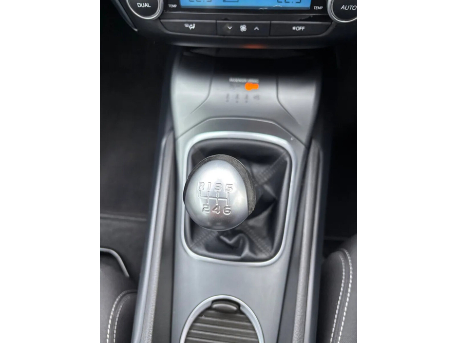 2017 Toyota Avensis 1.6 D-4D Luna Navi Saloon €10,500