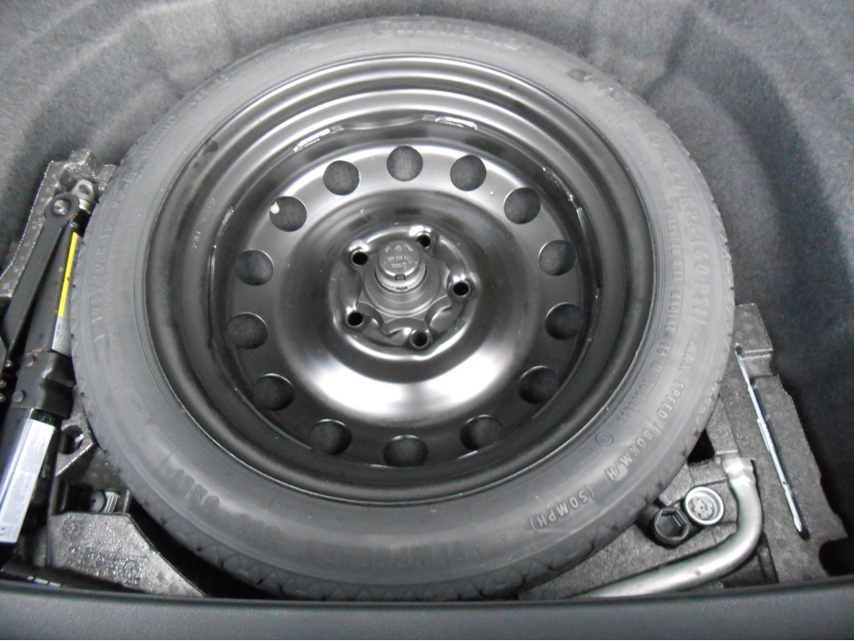 2016 Volkswagen Golf - image 22