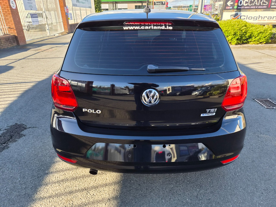 2017 Volkswagen Polo - image 5