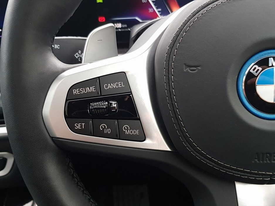 2025 BMW X5 - image 15