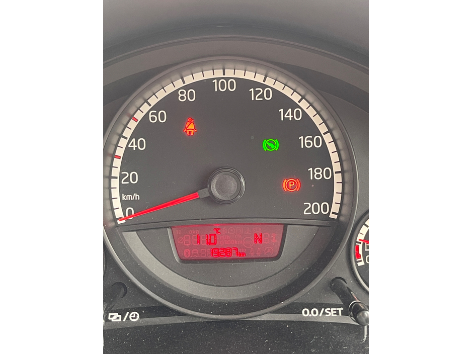 2015 Volkswagen up! - image 9