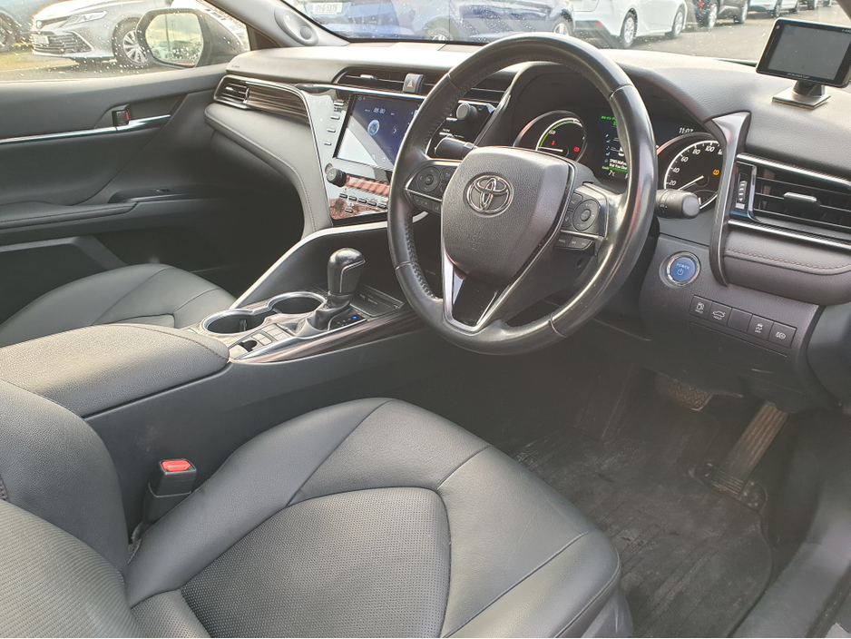 2021 Toyota Camry - image 9