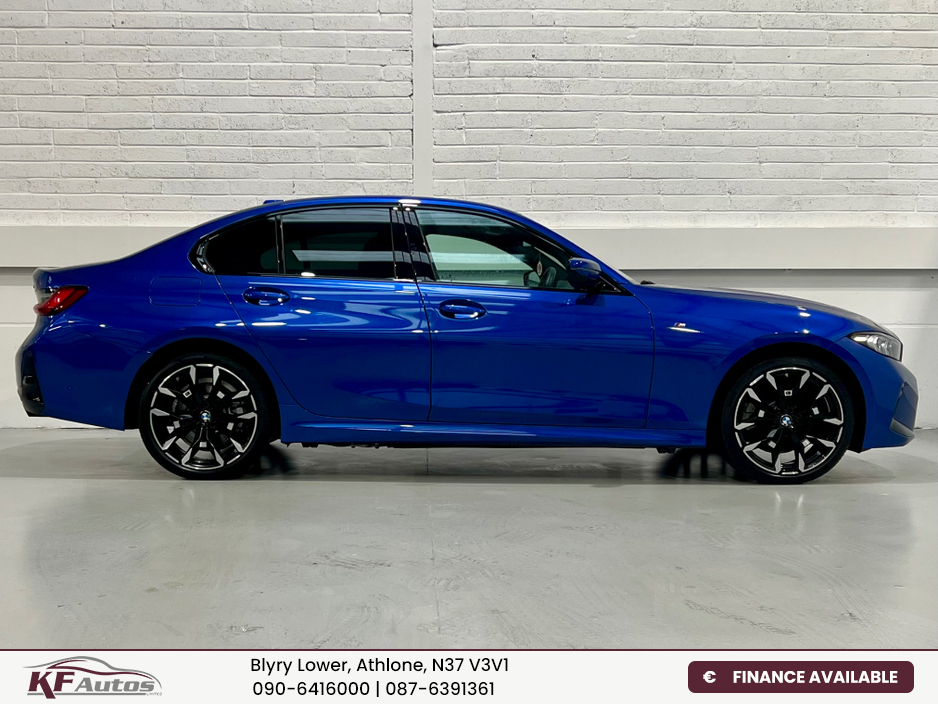 2025 BMW 3 Series - image 5