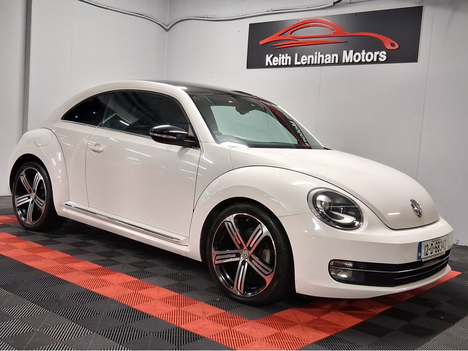 2012 Volkswagen Beetle **MINT CONDITION** €8,995