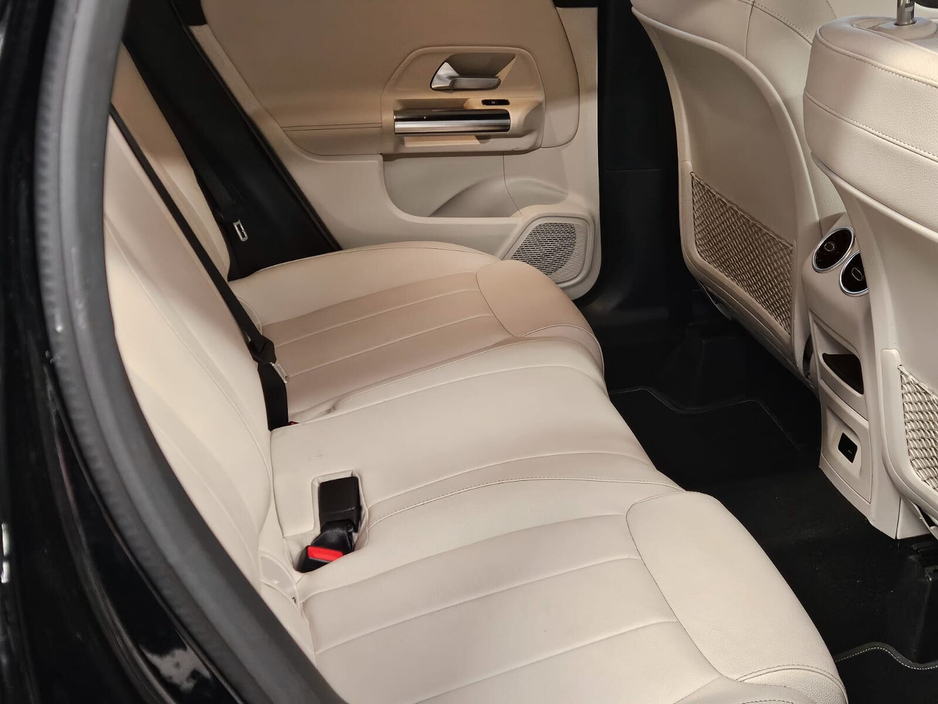 2021 Mercedes-Benz GLA Class - image 9