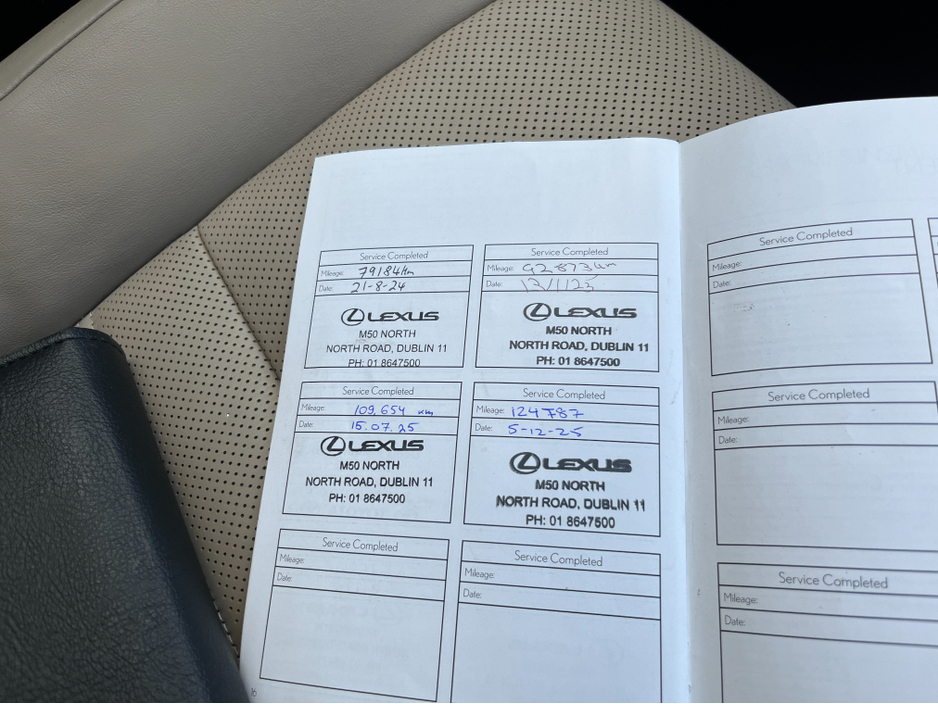 2018 Lexus IS 300 h - image 27