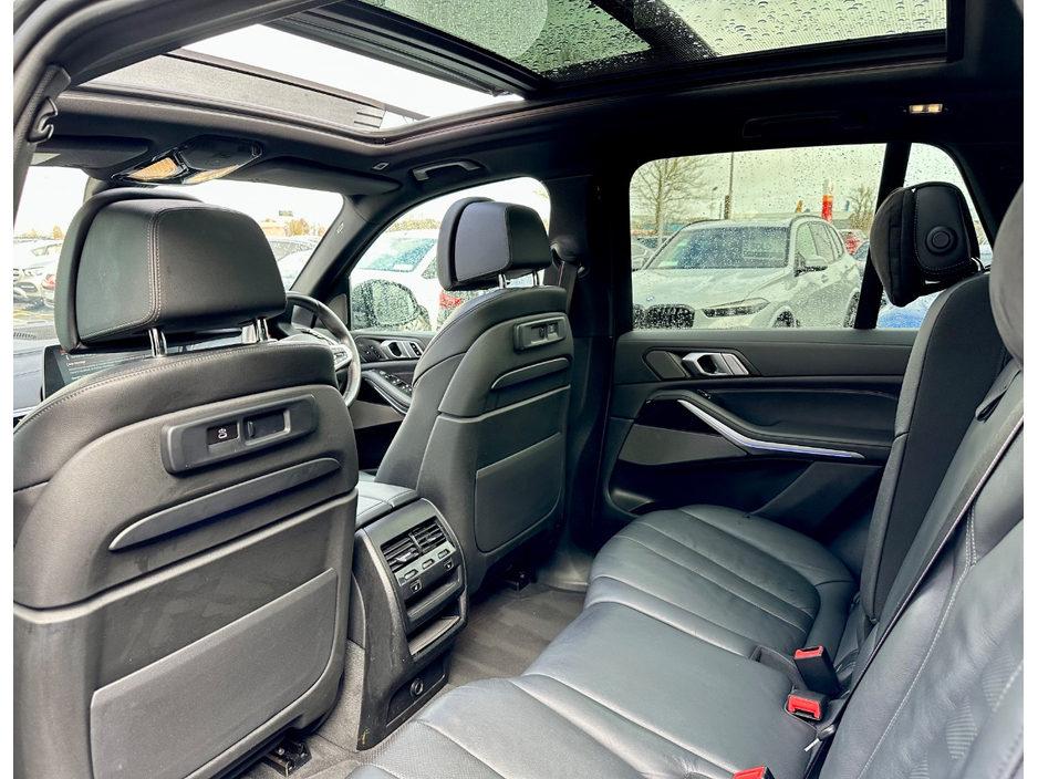 2021 BMW X5 - image 15