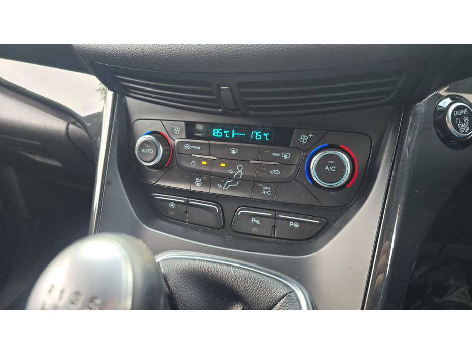 2017 Ford Kuga - image 19