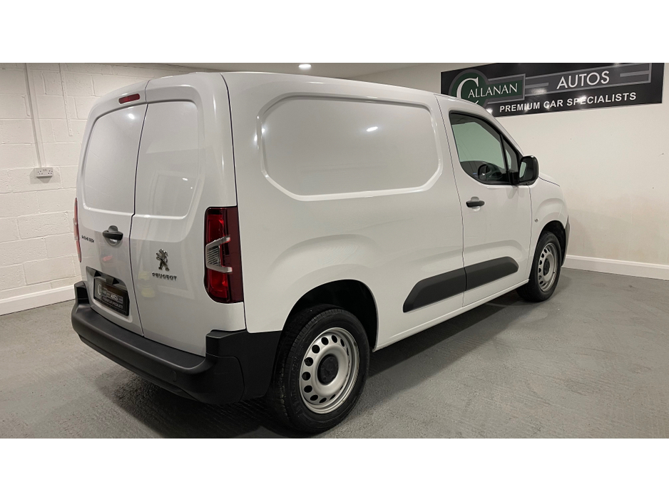 2024 Peugeot Partner - image 20
