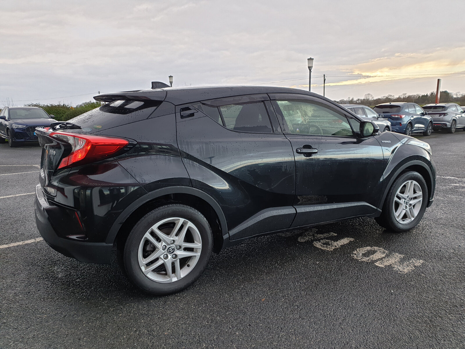 2020 Toyota C-HR - image 6