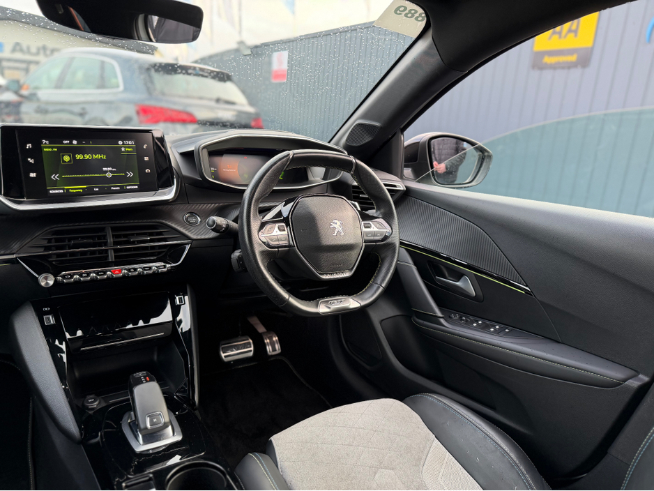 2020 Peugeot 208 - image 38