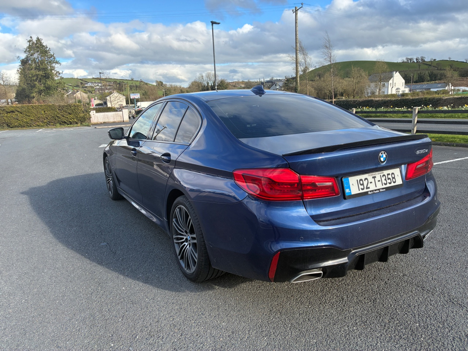 2019 BMW 5 Series - image 6