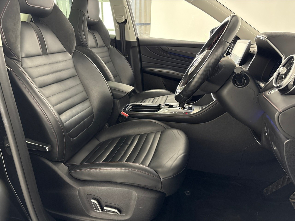 2022 MG HS EXCLUSIVE PHEV AUTO**PANORAMIC ROOF**DIGITAL DASH**TOUCH SCREEN APPLE CAR PLAY**MULTIFUNCTIONAL STEERING WHEEL**HEATED LEATHER SEATS**ELECTRIC SEATS**ELECTRIC FOLDING MIRRORS**ELECTRIC TAILGATE** €24,995