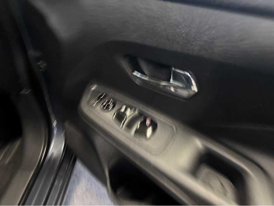 2022 Nissan Micra - image 13