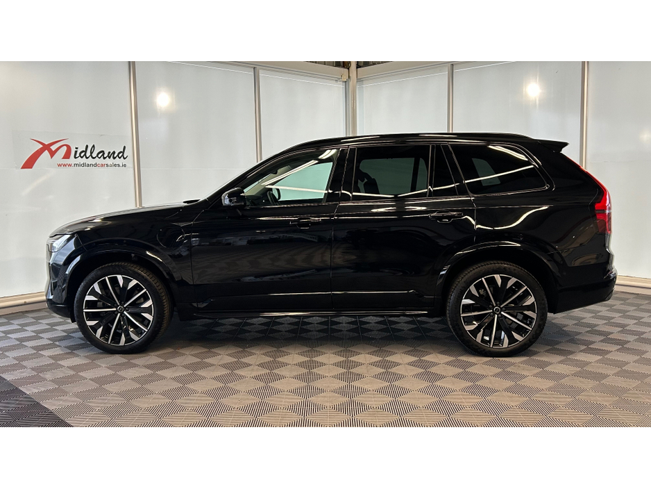 2025 Volvo XC90 - image 2