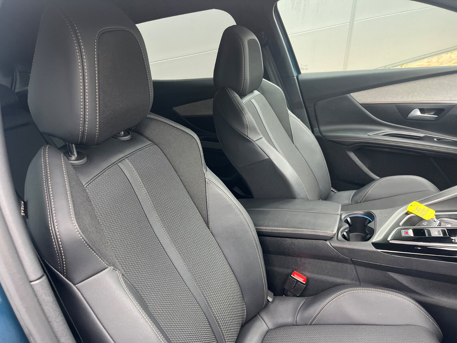 2024 Peugeot 3008 - image 8