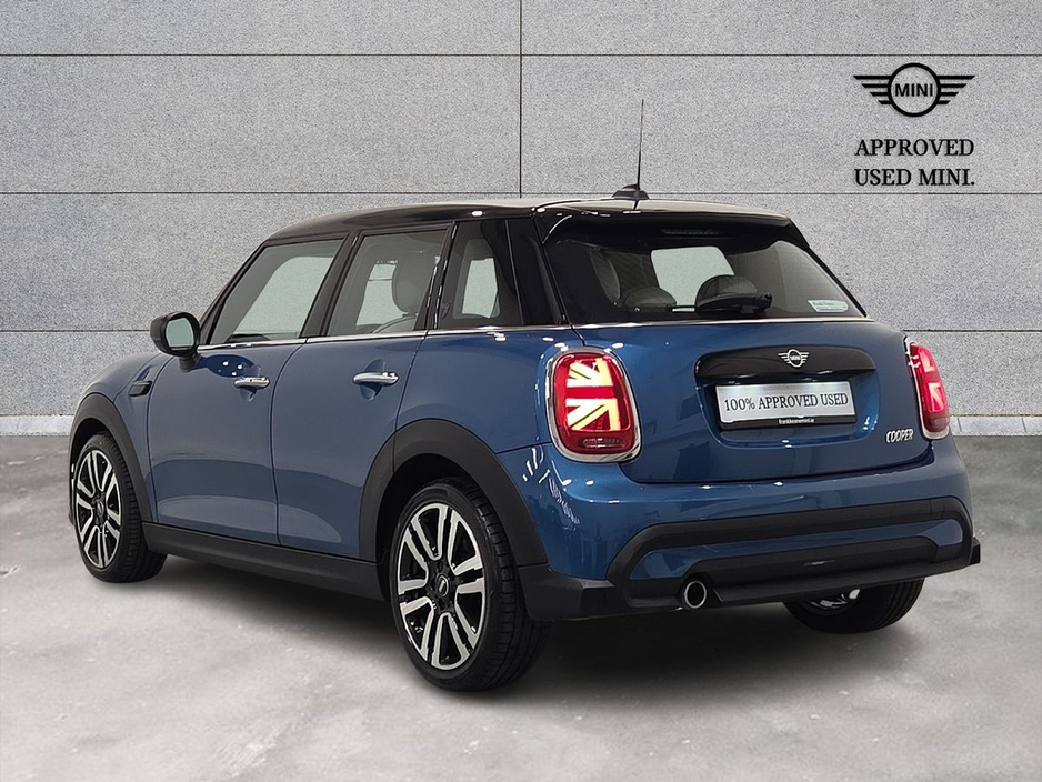 2022 MINI Hatch - image 2