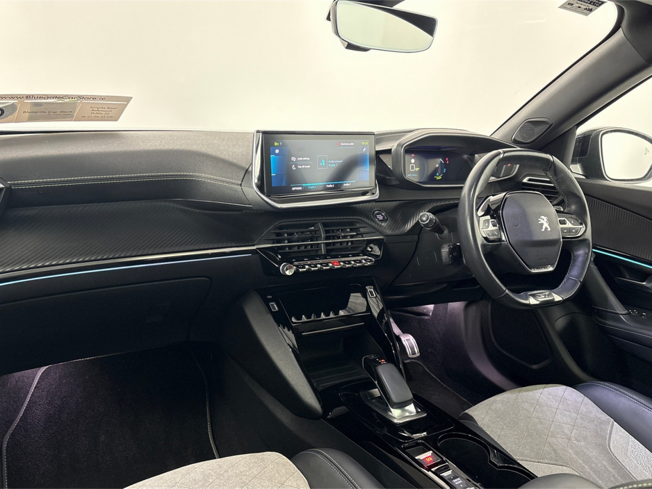 2020 Peugeot 2008 GT 136BHP**PANORAMIC SUNROOF**KEYLESS START**DIGITAL DASH**MULTIFUNCTIONAL STEERING WHEEL**AMBIENT LIGHTING**REVERSE CAMERA**HALF LEATHER INTERIOR**DRIVE MODES**BLUETOOTH** €15,995