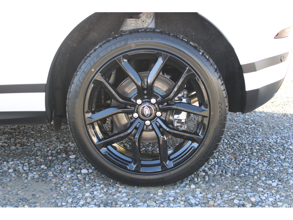 2025 Land Rover Range Rover Evoque - image 4